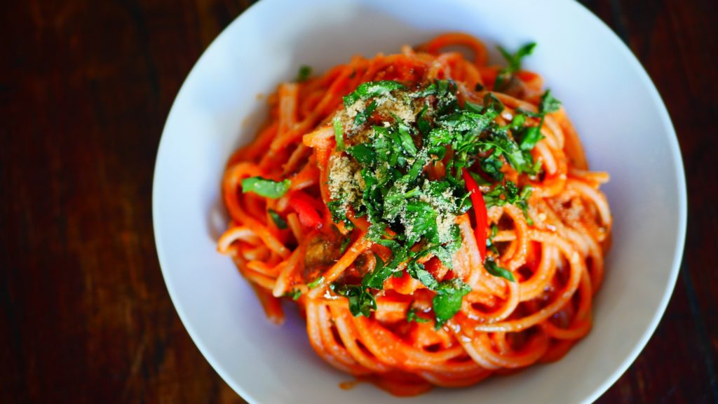 Creamy Tomato Spaghetti (Vegan) - Well Mamma