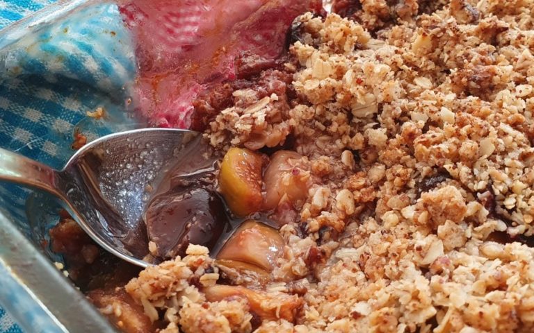 Pear, fig and plum crumble