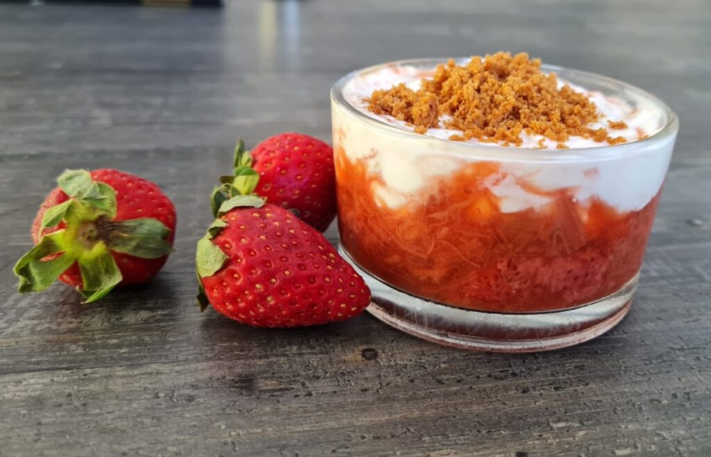 Strawberry rhubarb fool