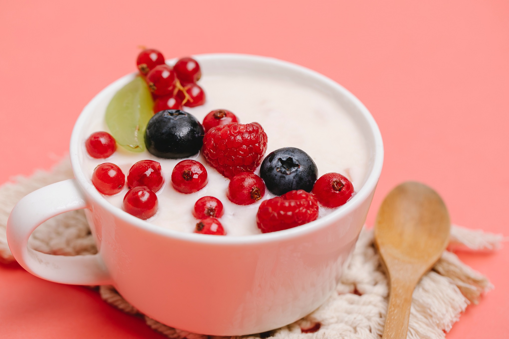 Greek Vs Regular Yogurt - Well Mamma
